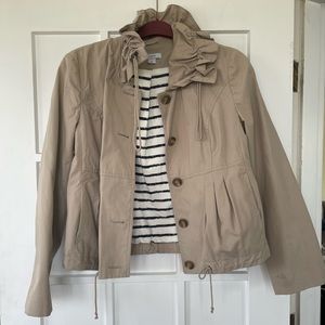Ann Taylor Loft Jacket Women
M Tan Lined Pleated Ruffled Blue and White Lining